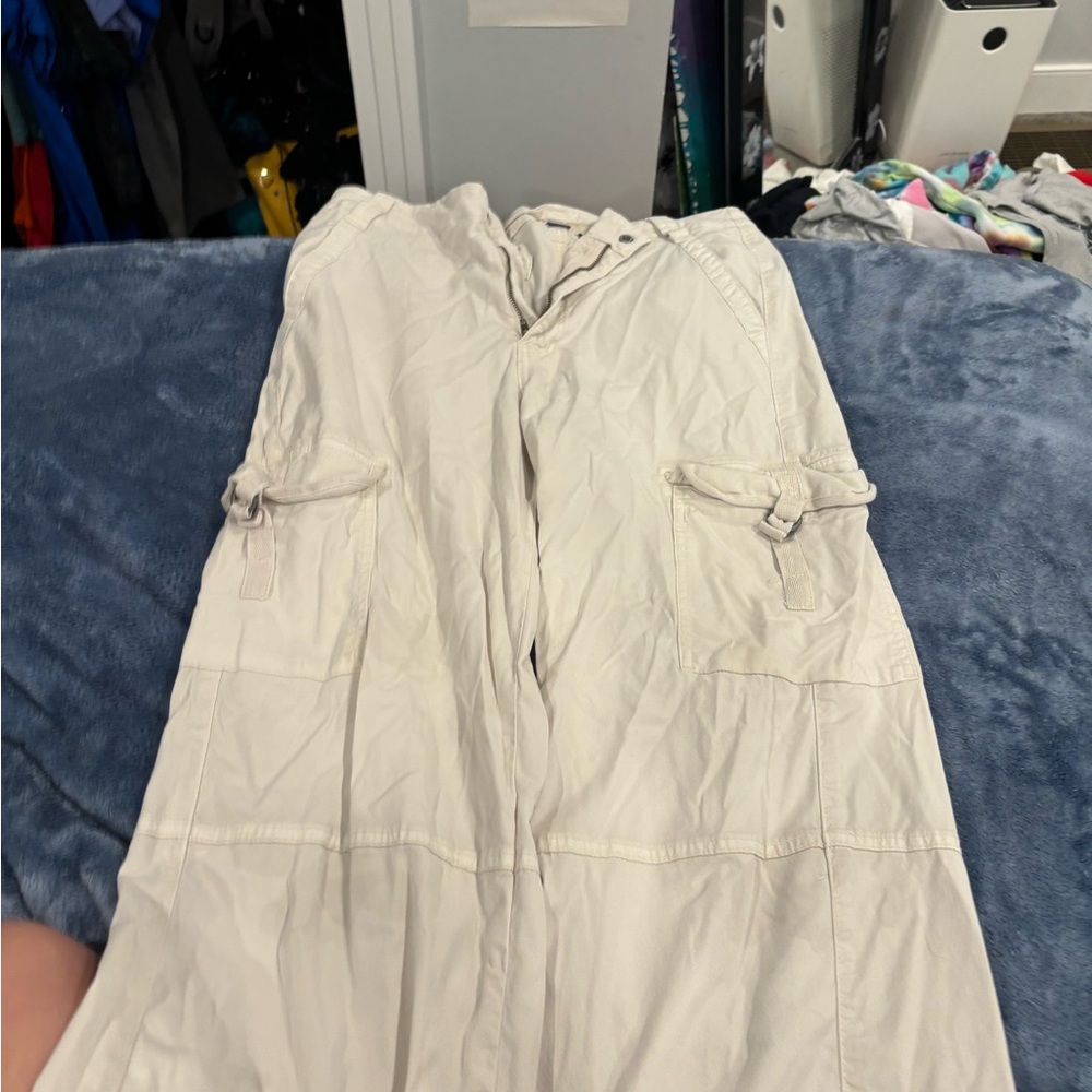 American Eagle Outfitters Cream Stretch Pants